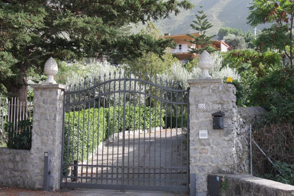 Lomarchi Holiday Home Carini Exterior foto