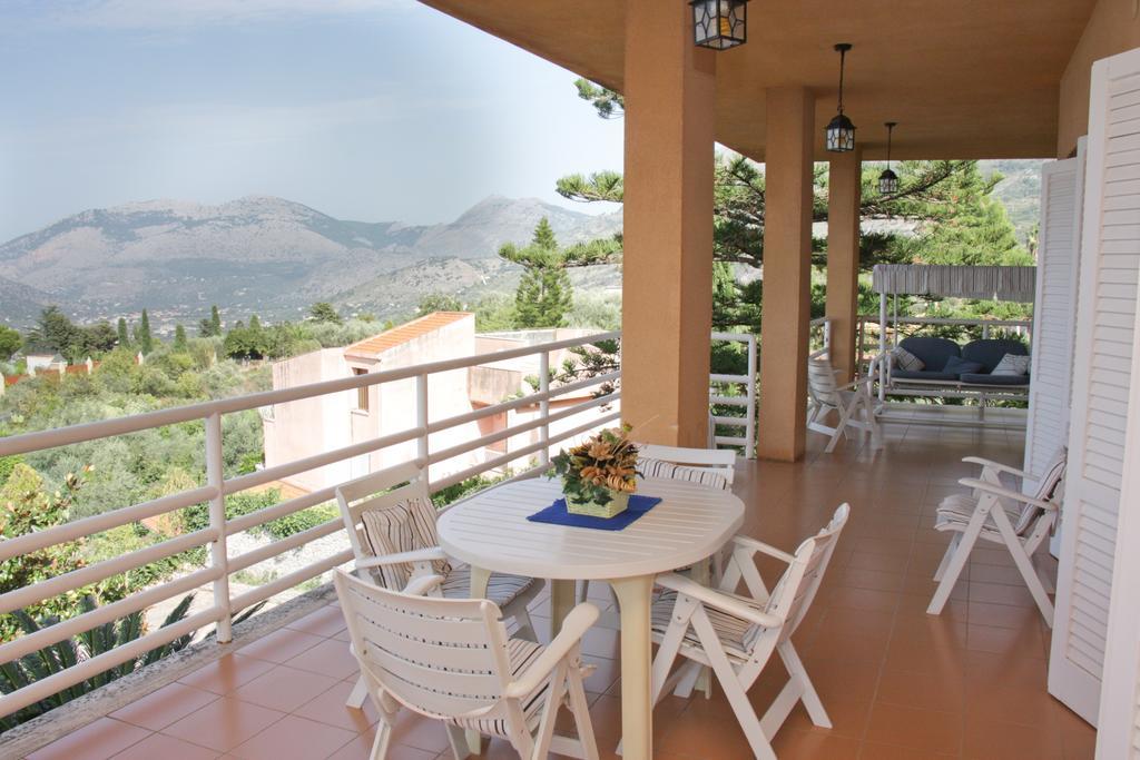 Lomarchi Holiday Home Carini Exterior foto